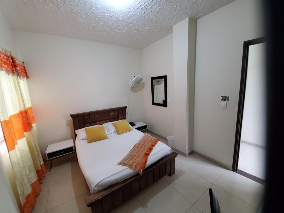 Hotel Cataluna Pereira Exterior photo